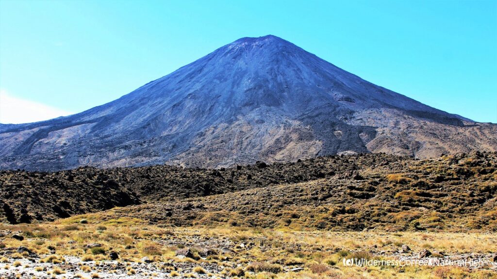 Tongariro - The track across Middle Earth Mount Ngauruhoe, Tongariro National Park, New Zealand.