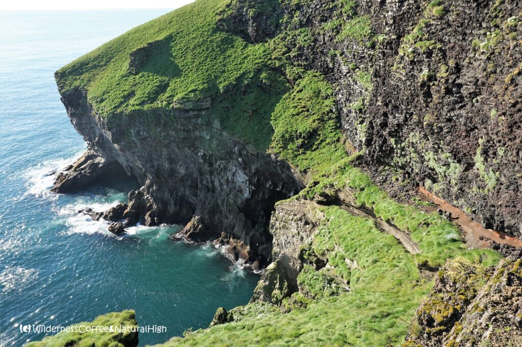 Stórhöfði gap Stórhöfði gap, Heimaey, Vestmannaeyjar, Iceland.