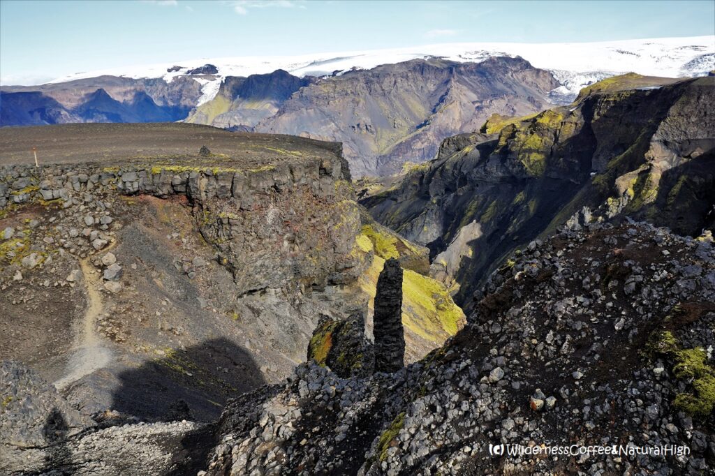 Heljarkambur ridge and Hrunagil canyon View from Heljarkambur ridge, Fimmvörðuháls hiking route, Thórsmörk, Iceland.
