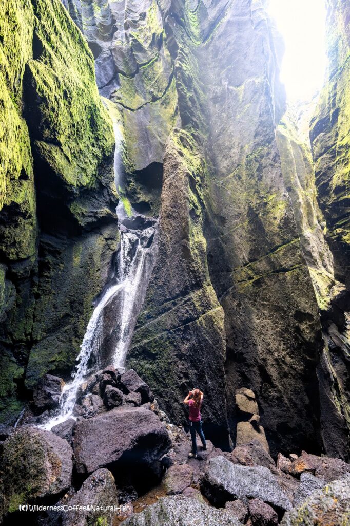 Thórsmörk canyon waterval Stakkholtsgjá canyon, Thórsmörk, Iceland.